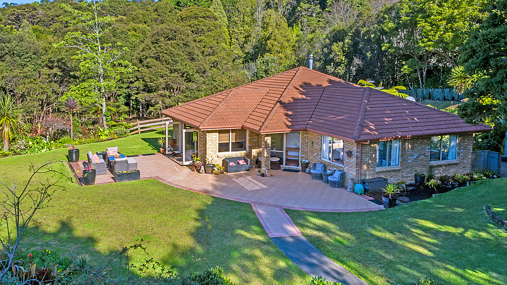 118c Carter Road, Oratia - Photo 3