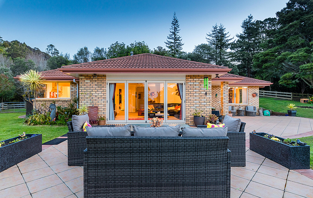 118c Carter Road, Oratia - Photo 2