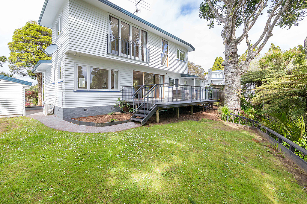 10 Tawini Road, Titirangi - Photo 2