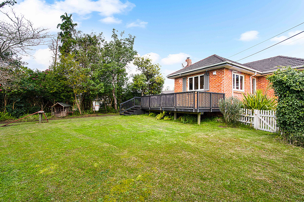 4 Konini Road, Titirangi - Photo 2