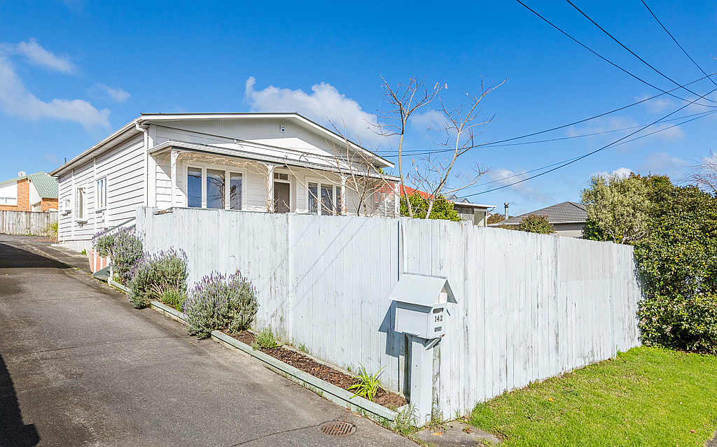 142 Hutchinson Avenue, New Lynn - Photo 2
