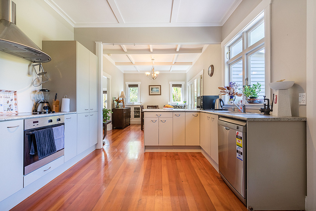 360 Huia Road, Titirangi - Photo 3