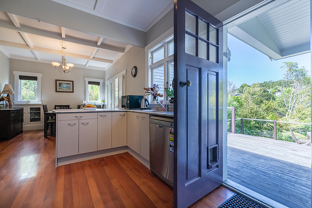 360 Huia Road, Titirangi - Photo 2