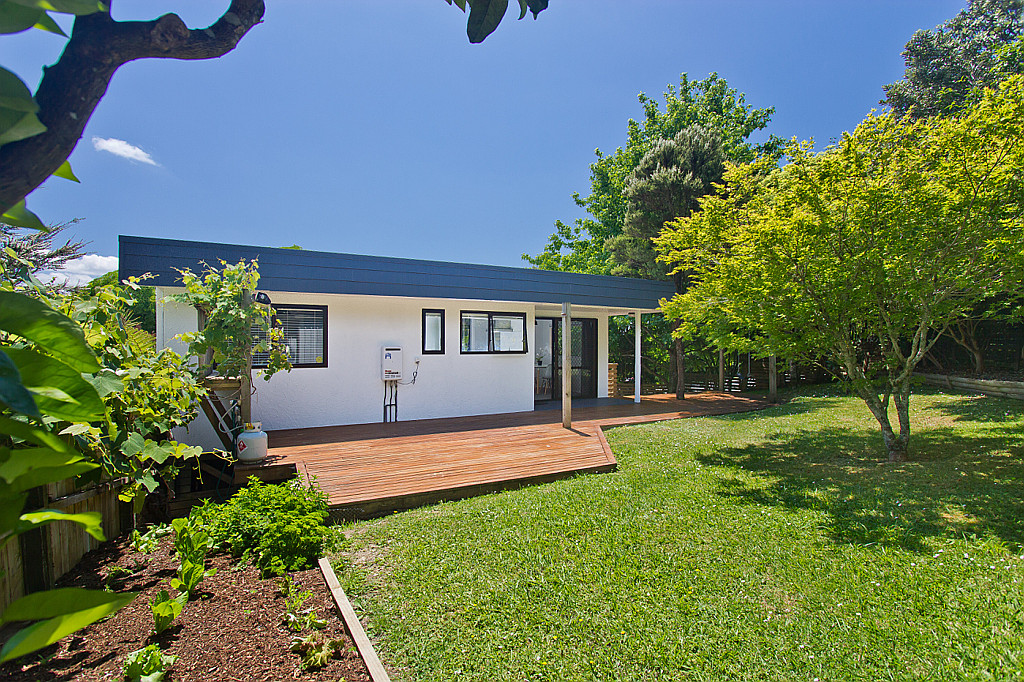 2 Onedin Place, Titirangi - Photo 2