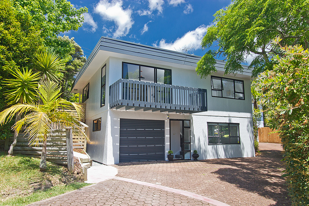 2 Onedin Place, Titirangi - Photo 3
