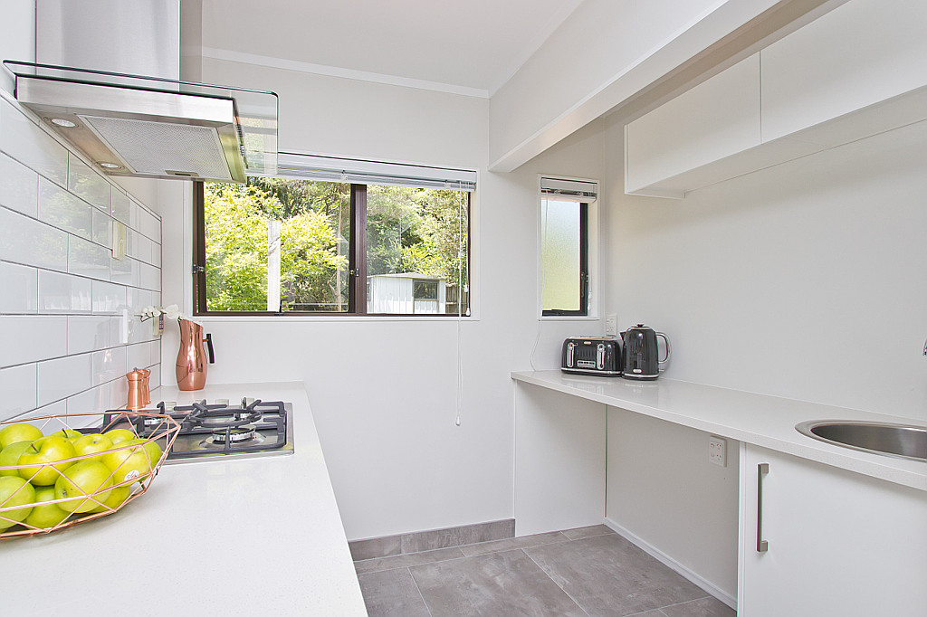 2 Onedin Place, Titirangi - Photo 7