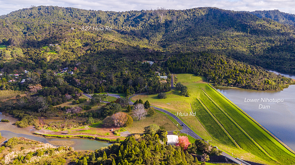 627 Huia Road, Parau - Photo 7