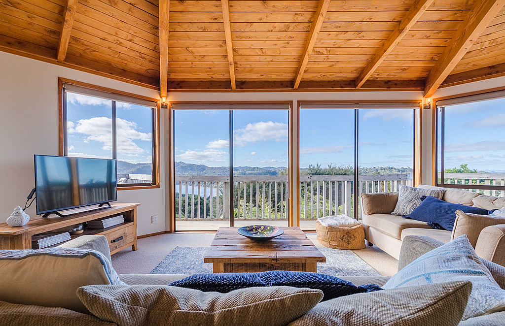 627 Huia Road, Parau - Photo 6