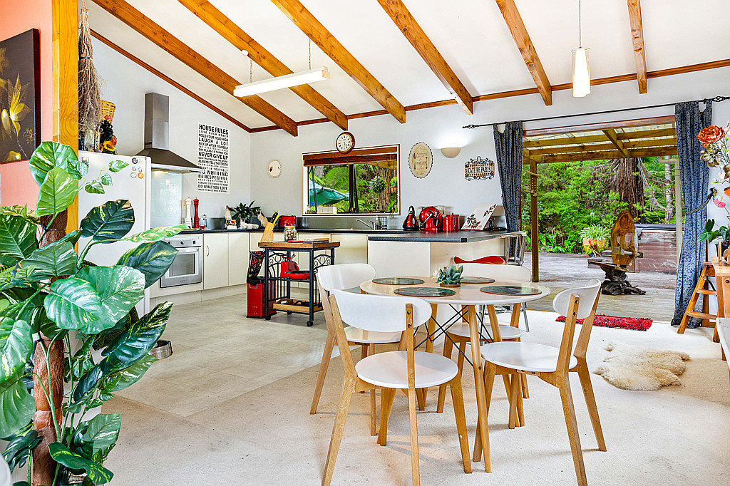 38 Rauhuia Crescent, Parau - Photo 7