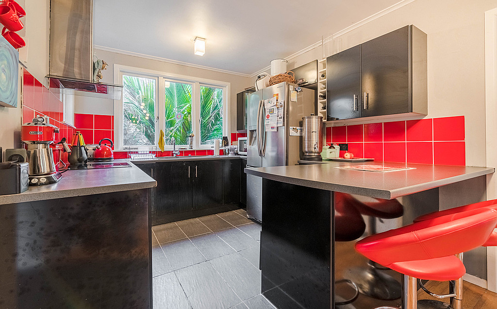283 Huia Road, Titirangi - Photo 4