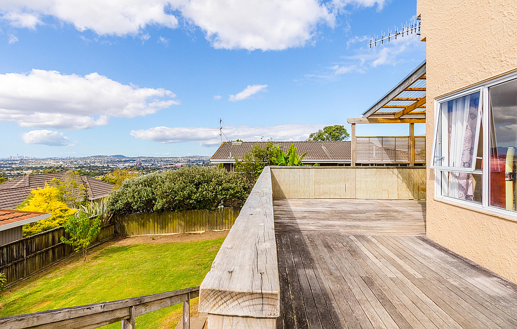 2 Roland Hill, Glen Eden - Photo 4
