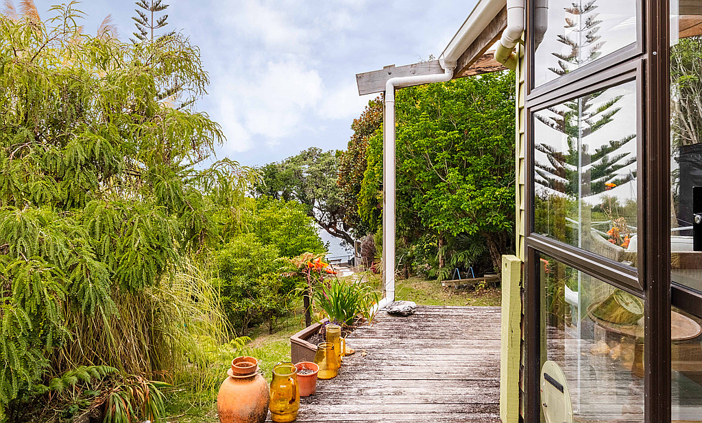 84 Kauri Point Road, Laingholm - Photo 6