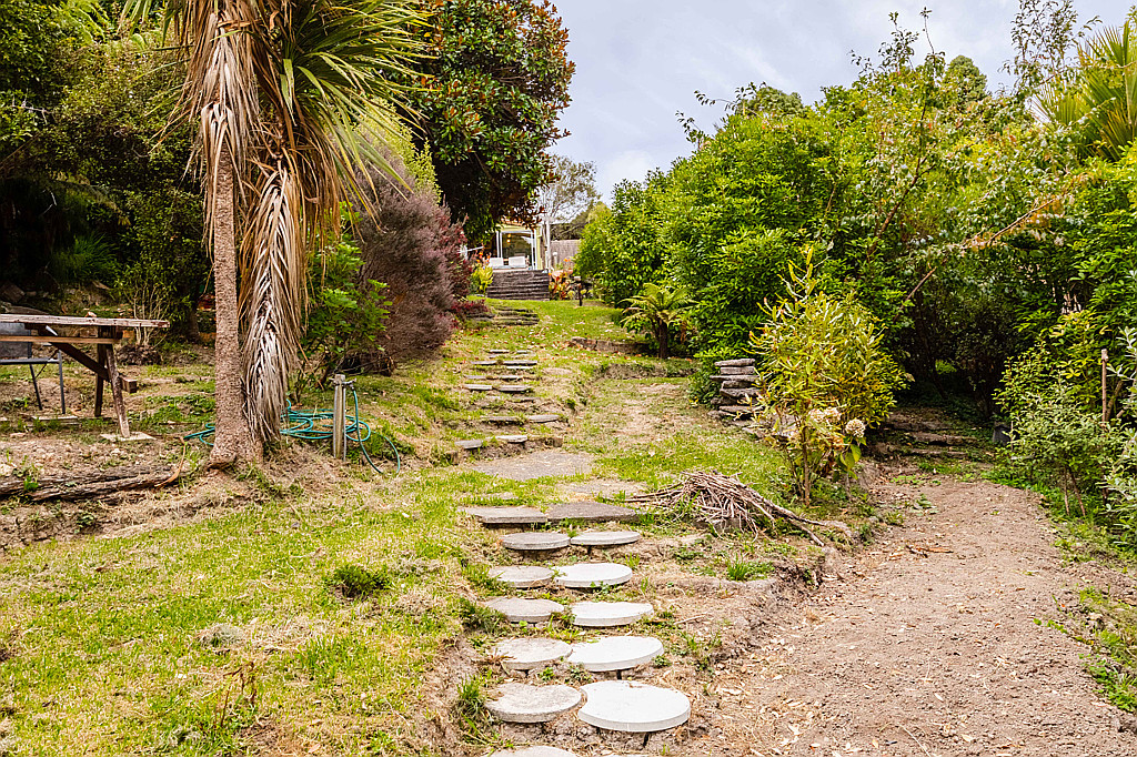 84 Kauri Point Road, Laingholm - Photo 4