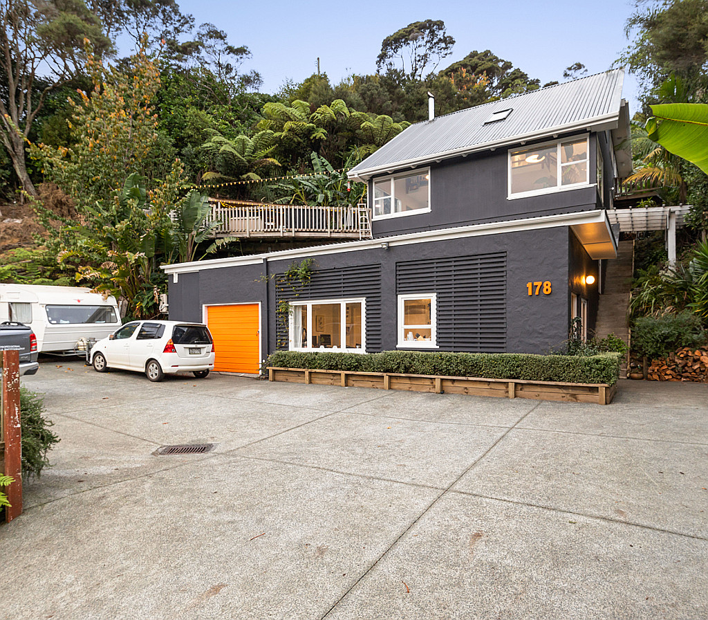 178 Huia Road, Titirangi - Photo 2