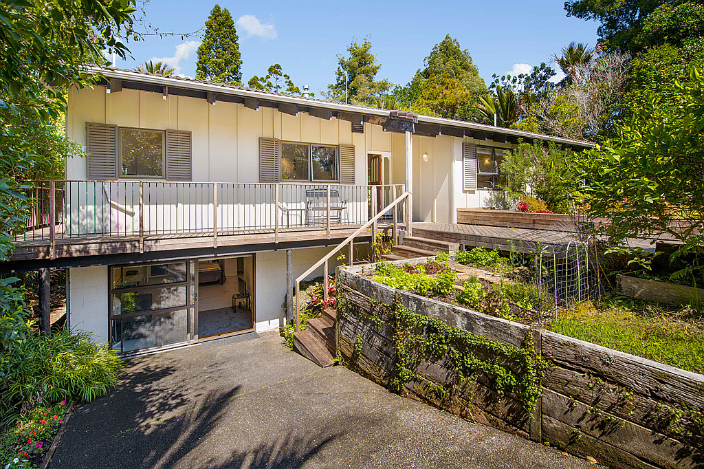 122 Woodlands Park Road, Titirangi - Photo 2