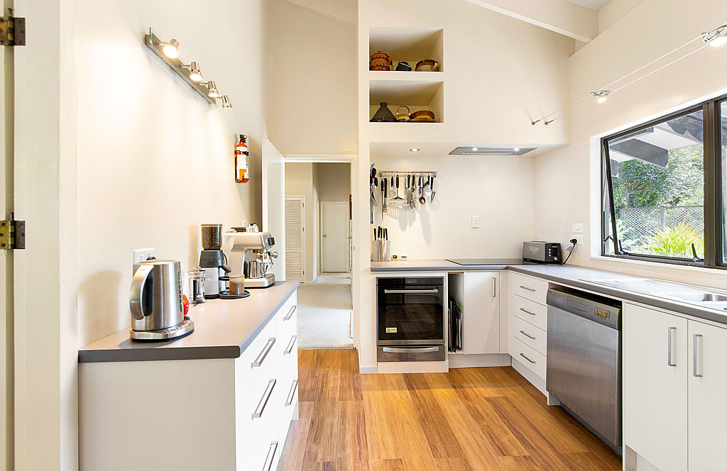 122 Woodlands Park Road, Titirangi - Photo 3