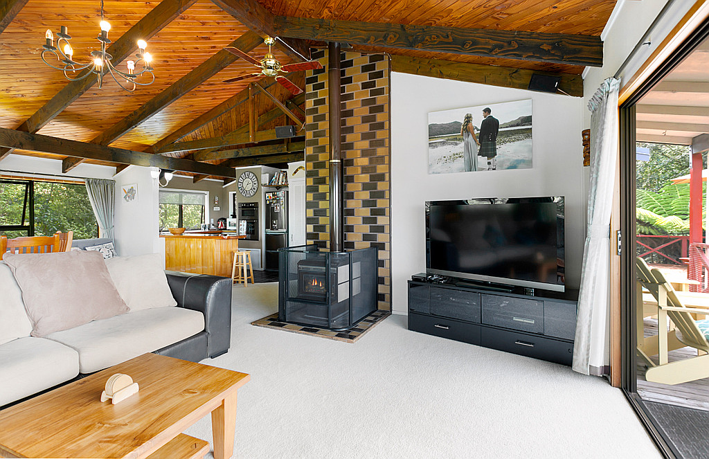 389 Huia Road, Titirangi - Photo 4