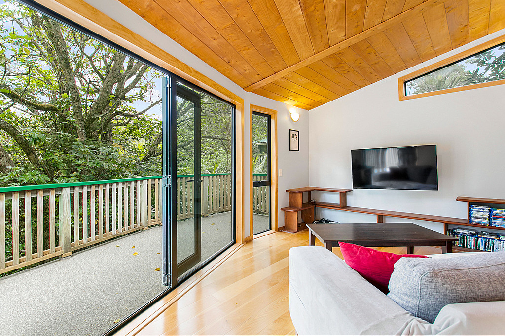 63 Warner Park Avenue, Laingholm - Photo 2