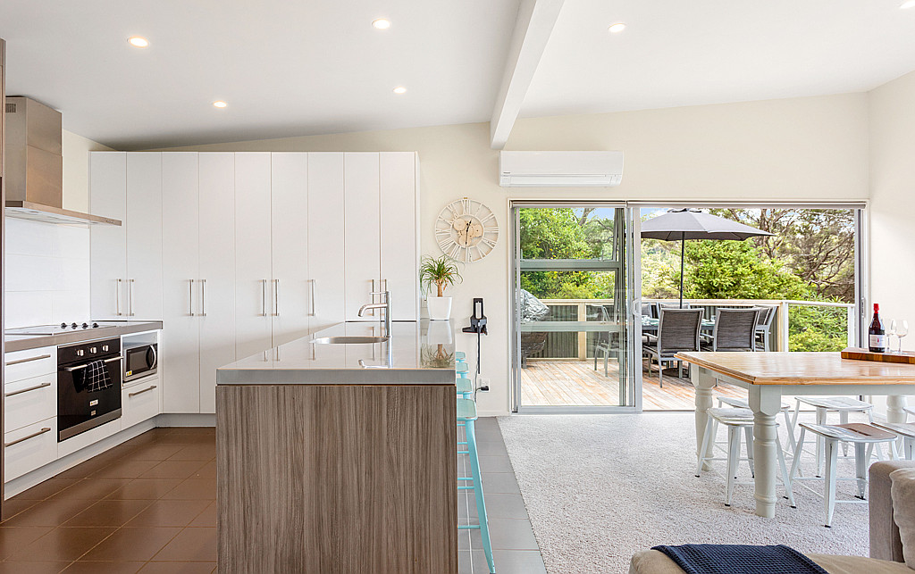 98 Victory Road, Laingholm - Photo 4