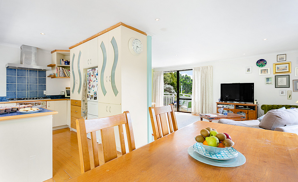 18 Victory Road, Laingholm - Photo 6