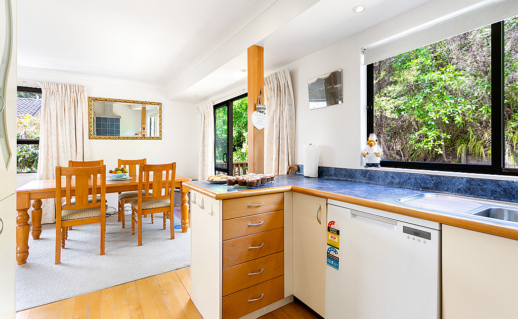 18 Victory Road, Laingholm - Photo 4
