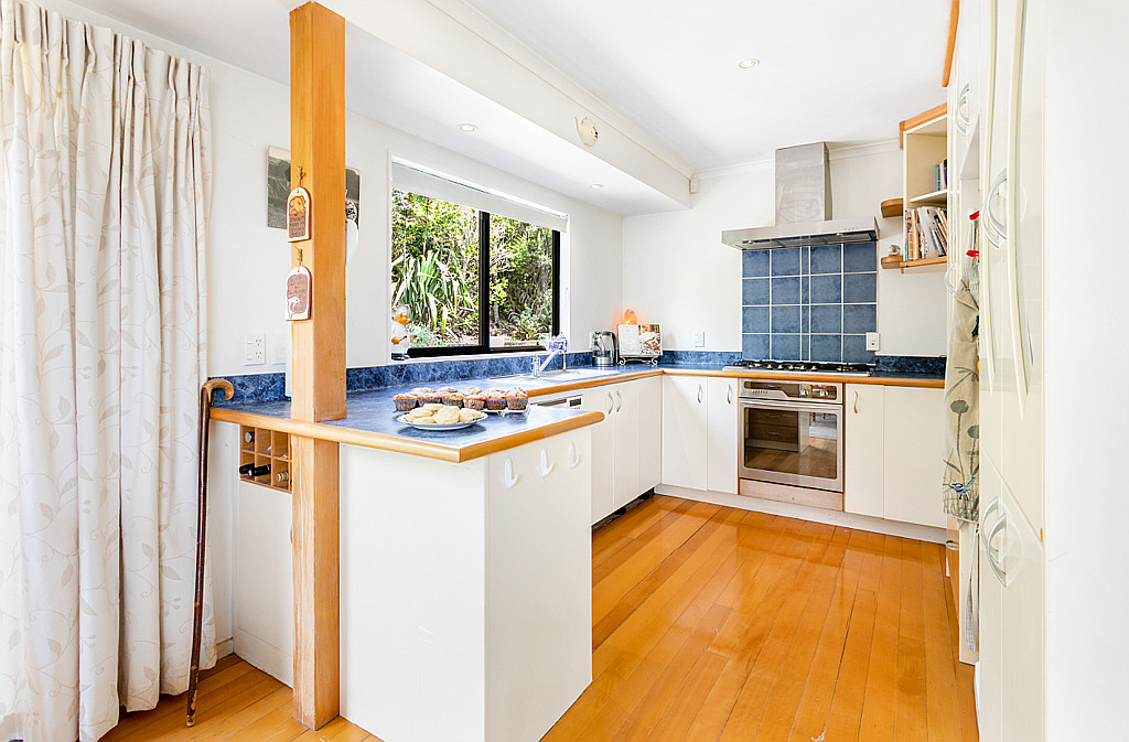 18 Victory Road, Laingholm - Photo 5