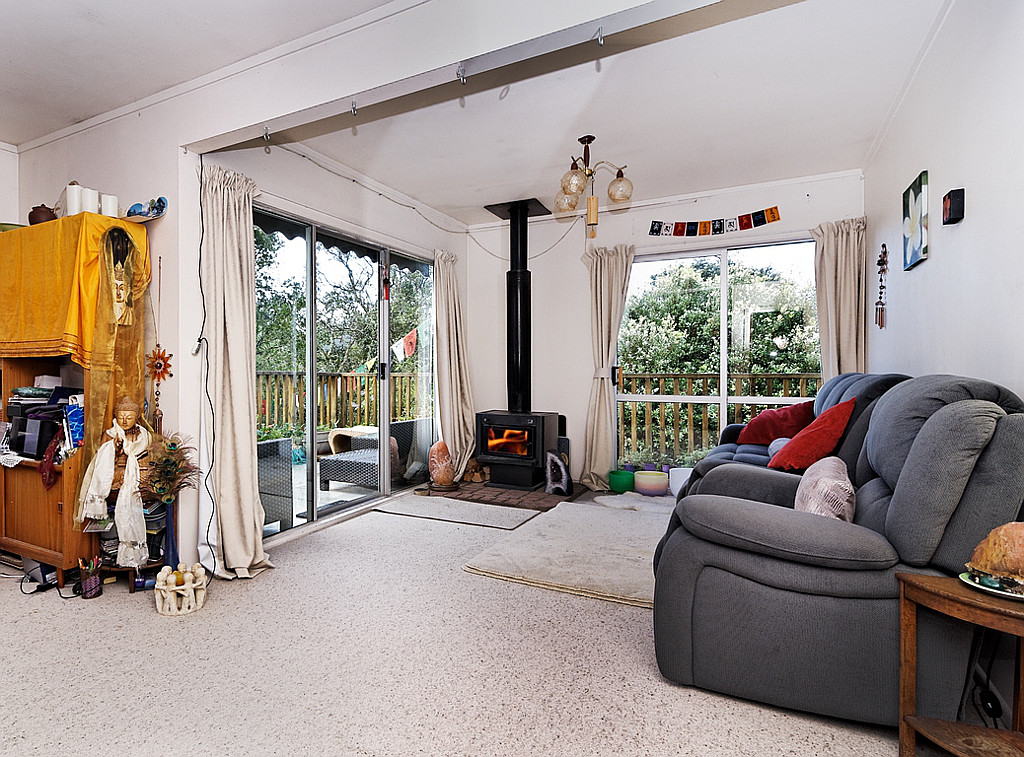137 Laingholm Drive, Laingholm - Photo 3