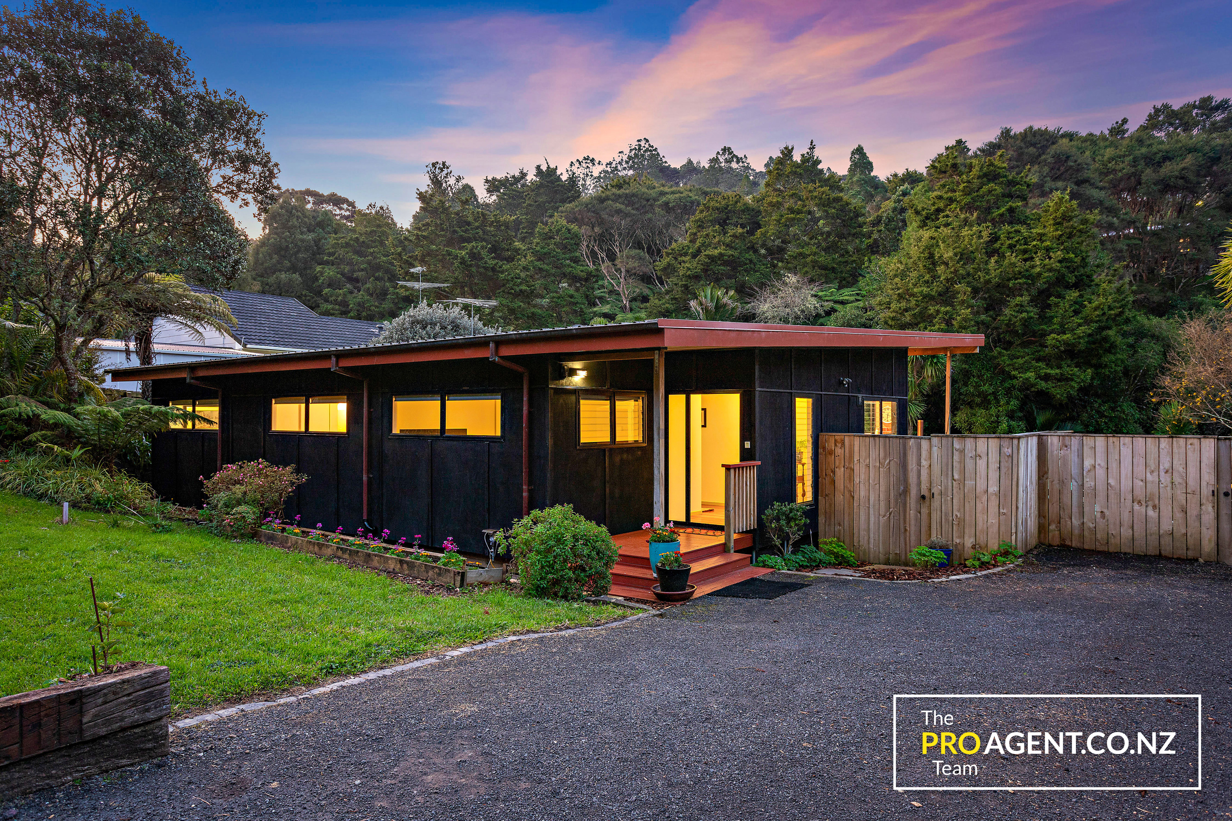 20 Western Road, Laingholm - Photo 7
