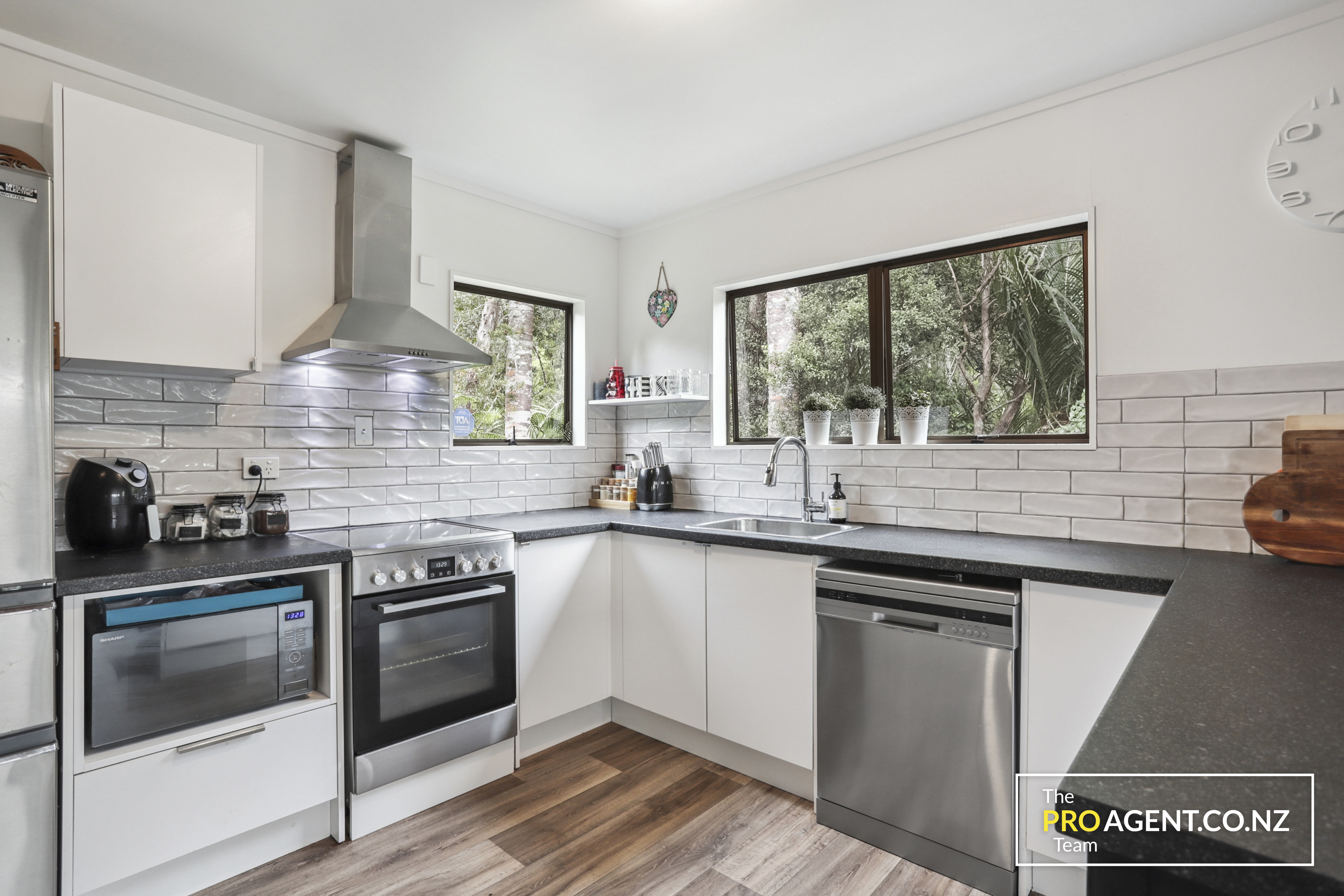 15 Fawcett Road, Laingholm