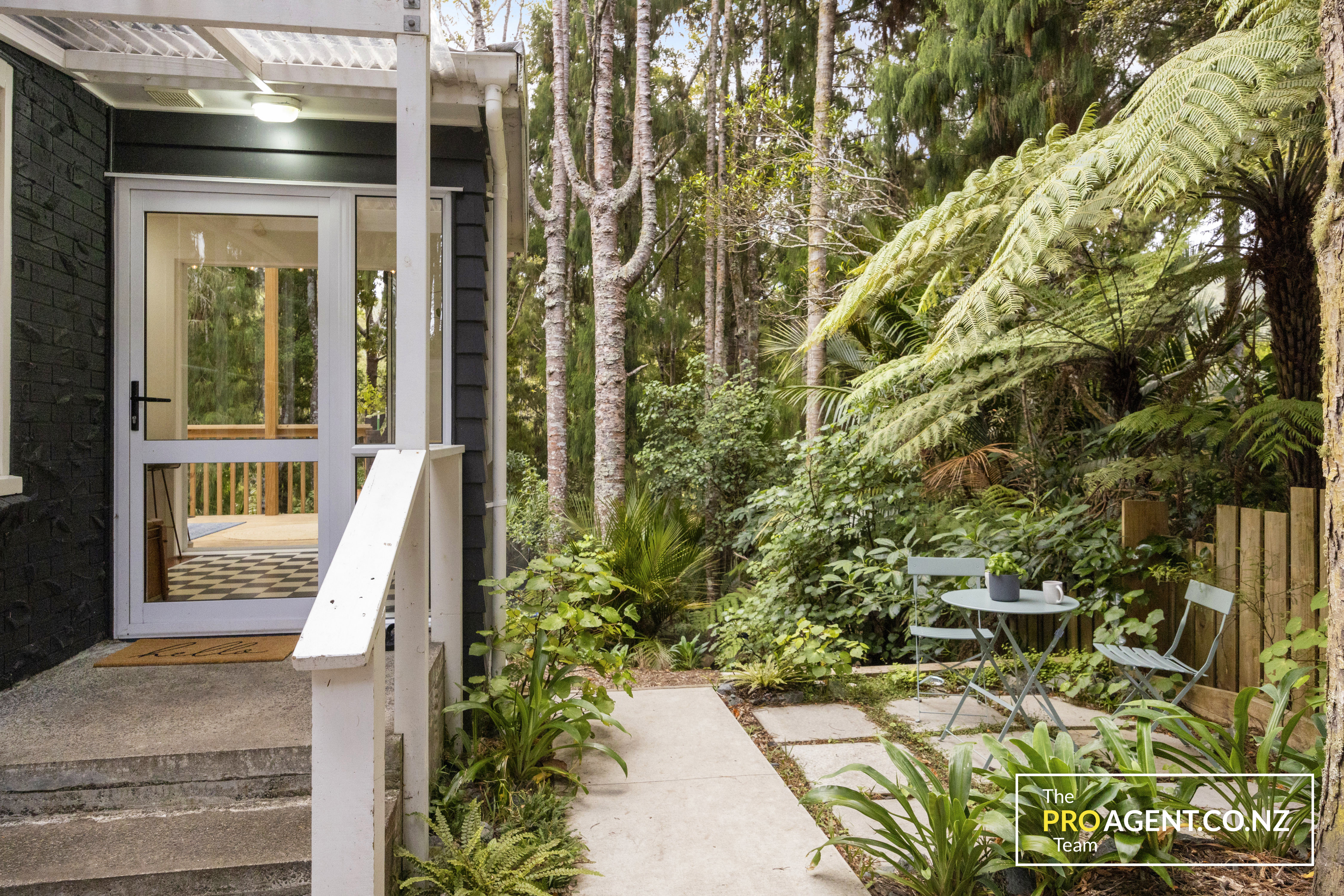 3 Minnehaha Avenue, Titirangi - Photo 6