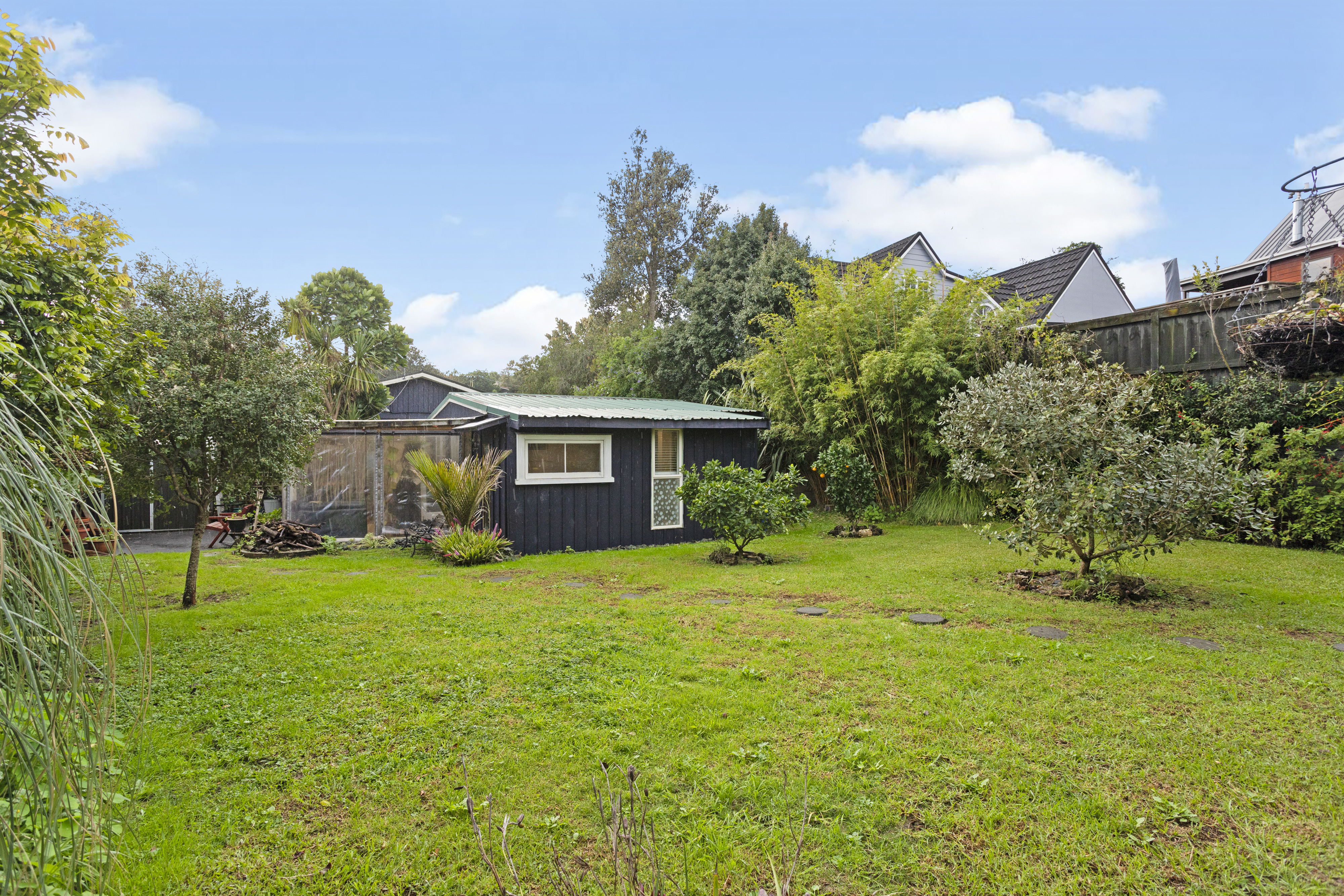 2/2 Earl Road, Titirangi - Photo 7