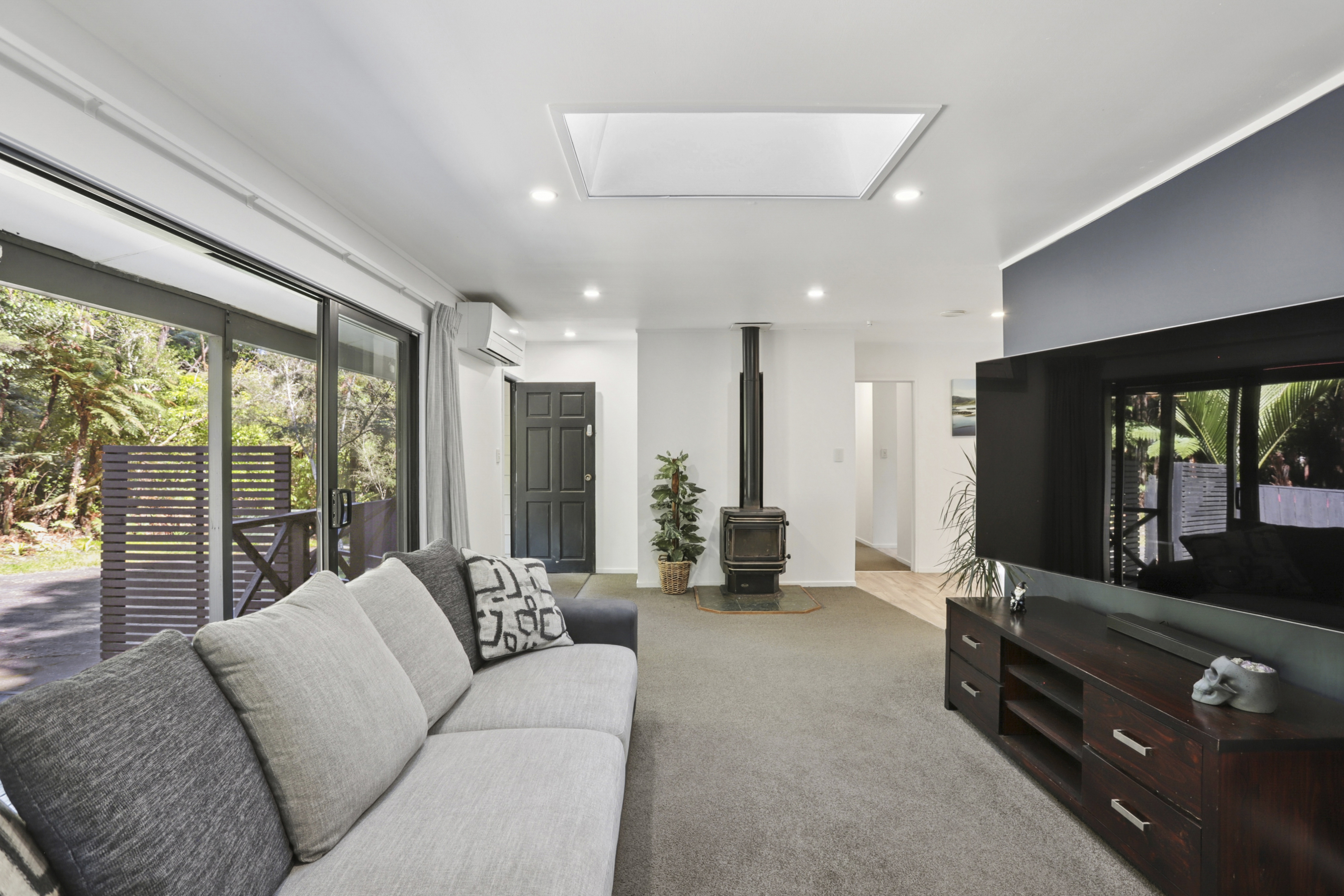 420 Scenic Drive, Waiatarua - Photo 7