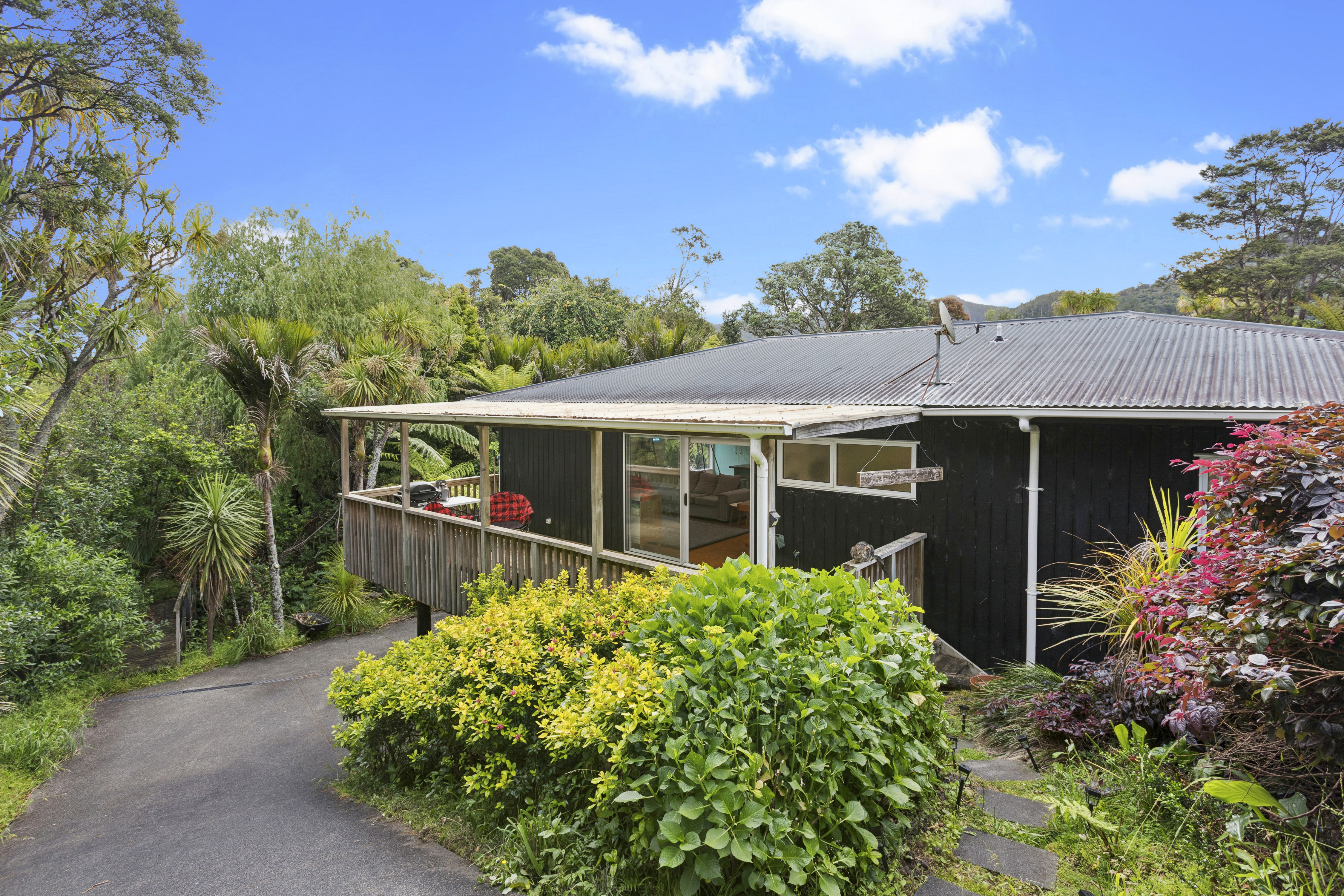 37 Upland Road, Huia