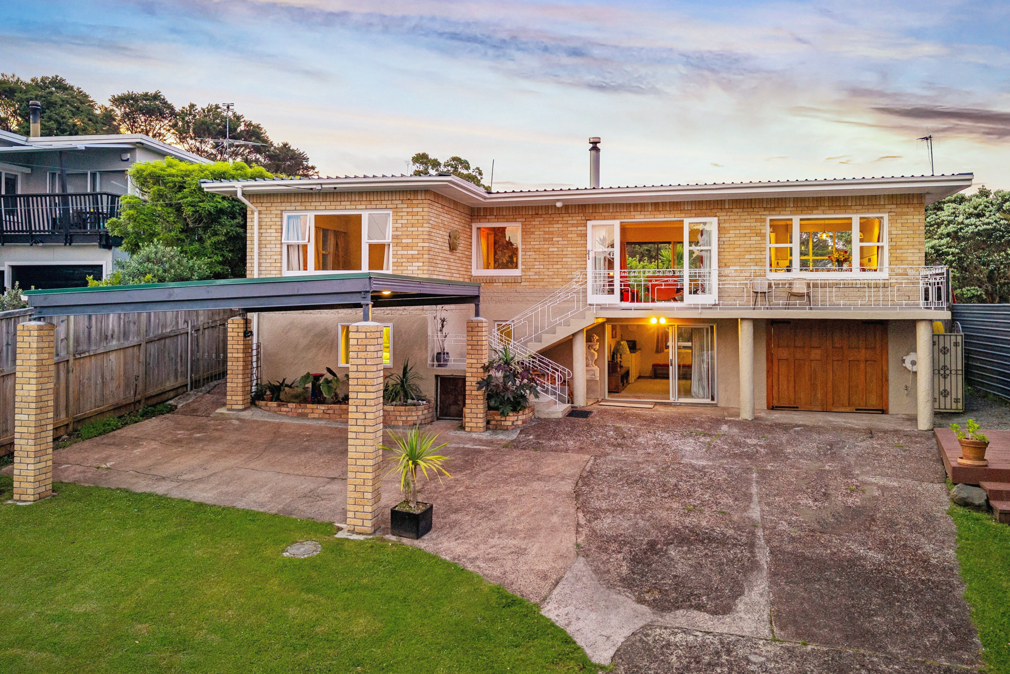 10 Rauhuia Crescent, Parau