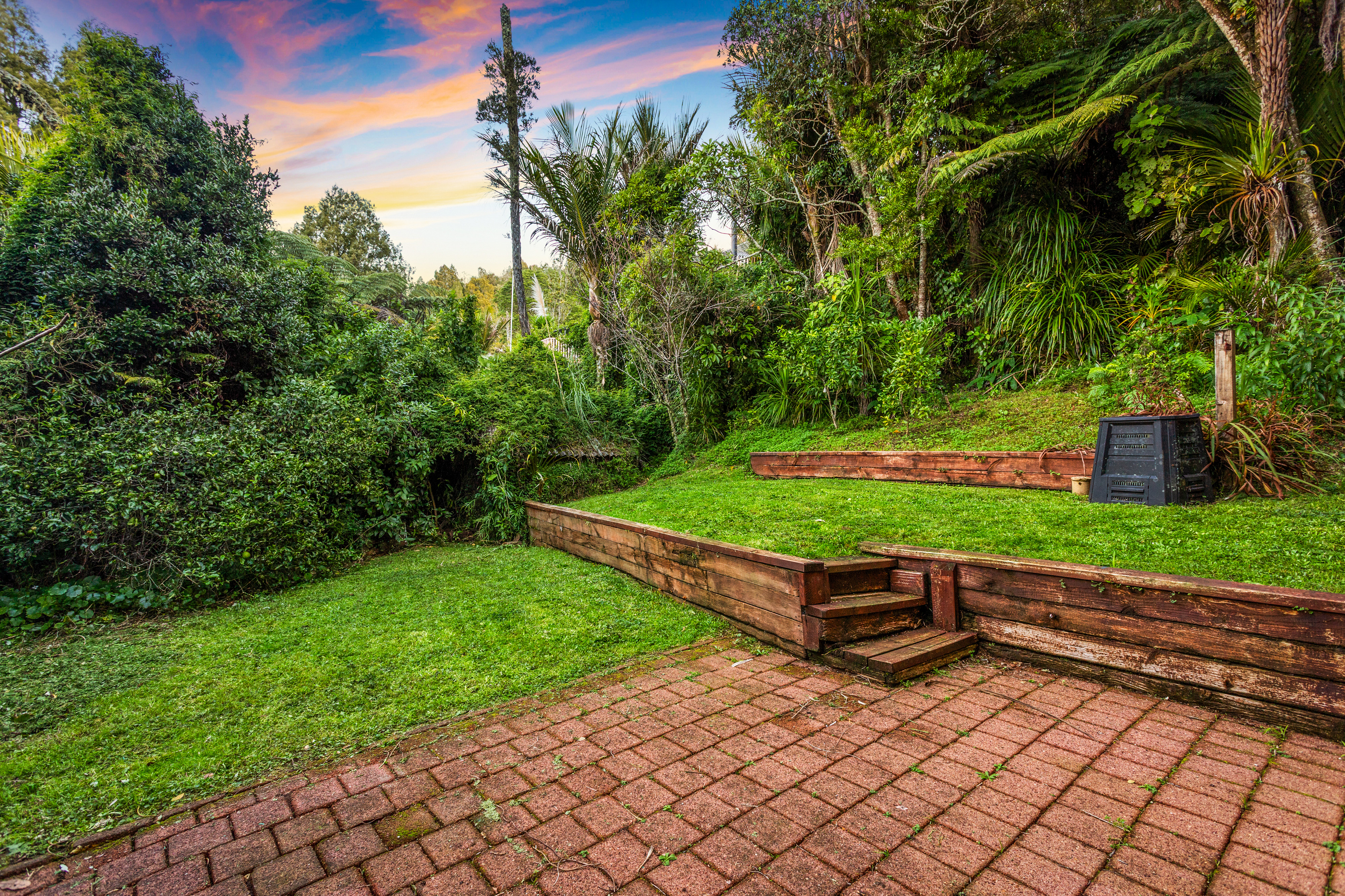 211 Shaw Road, Titirangi - Photo 3