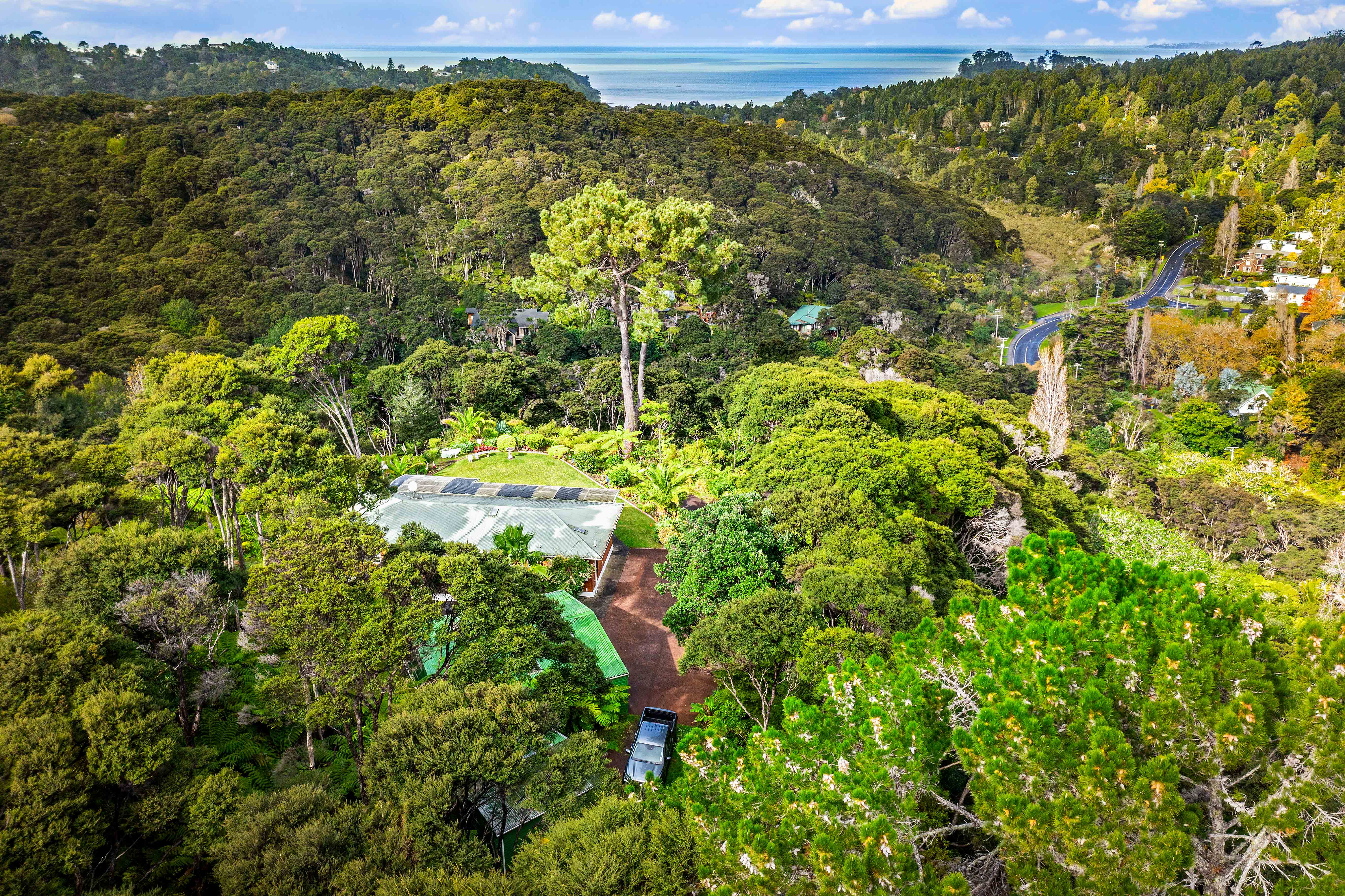 253 Laingholm Drive, Titirangi - Photo 2