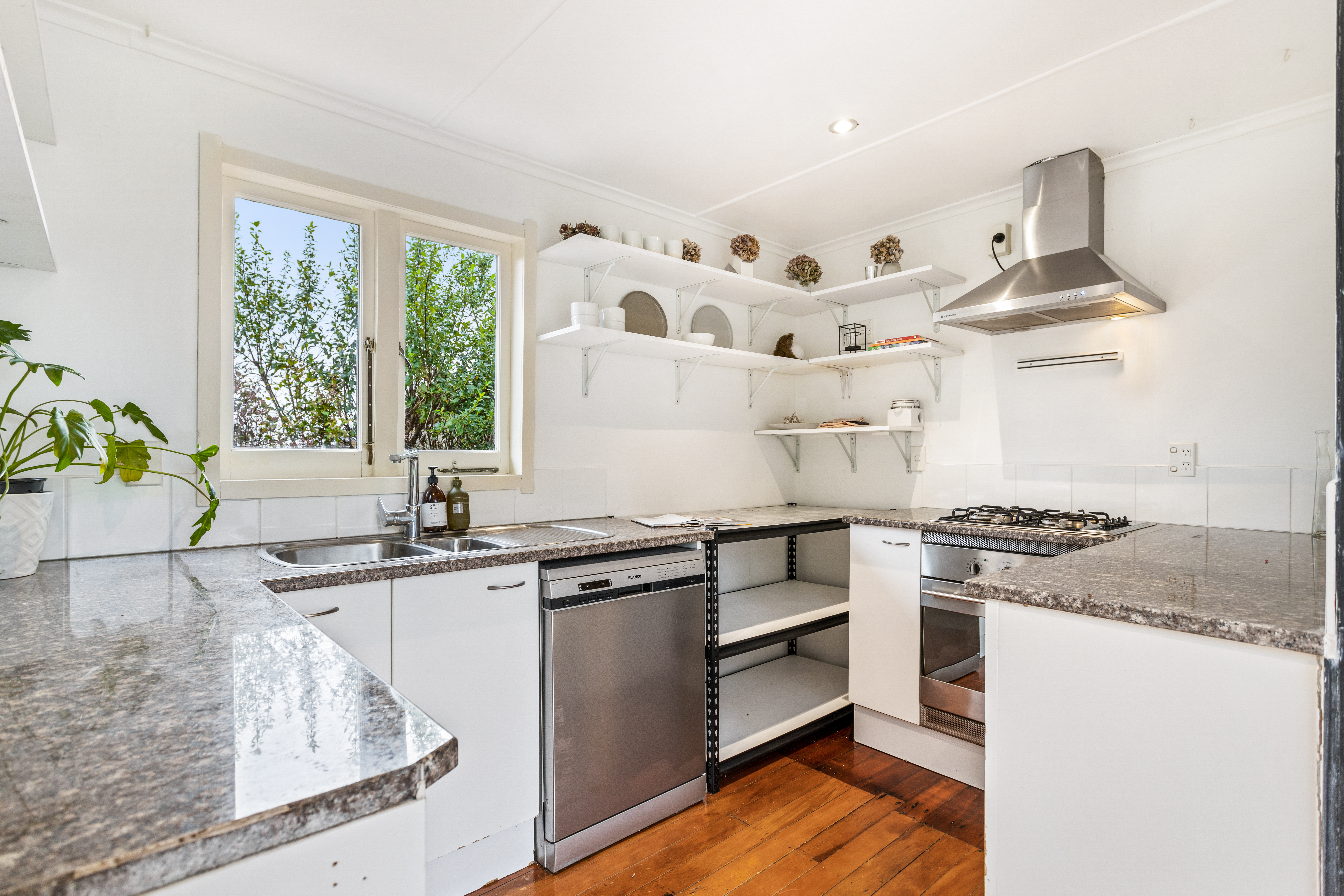16a Roland Hill, Glen Eden - Photo 5