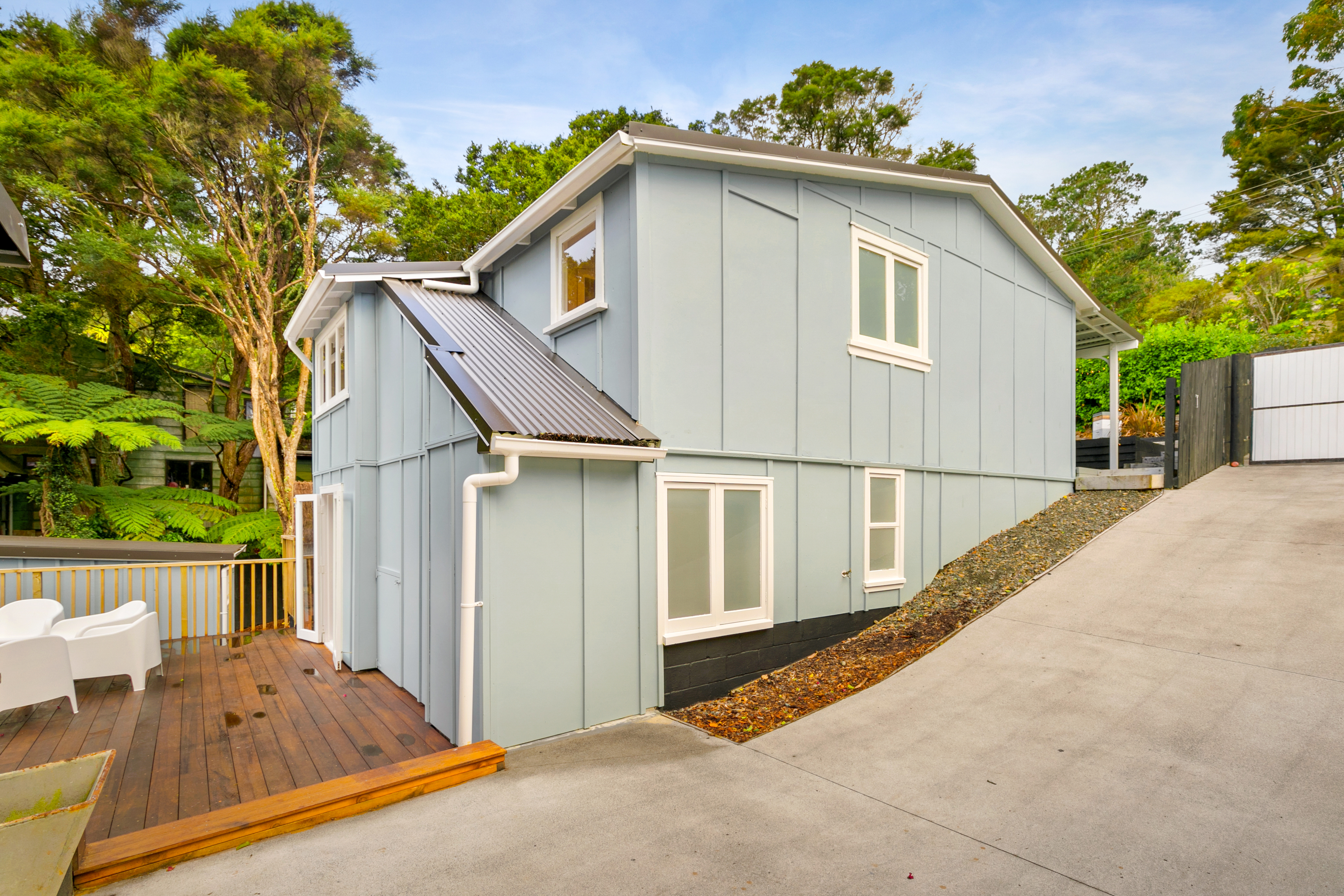 591 South Titirangi Road, Titirangi - Photo 2