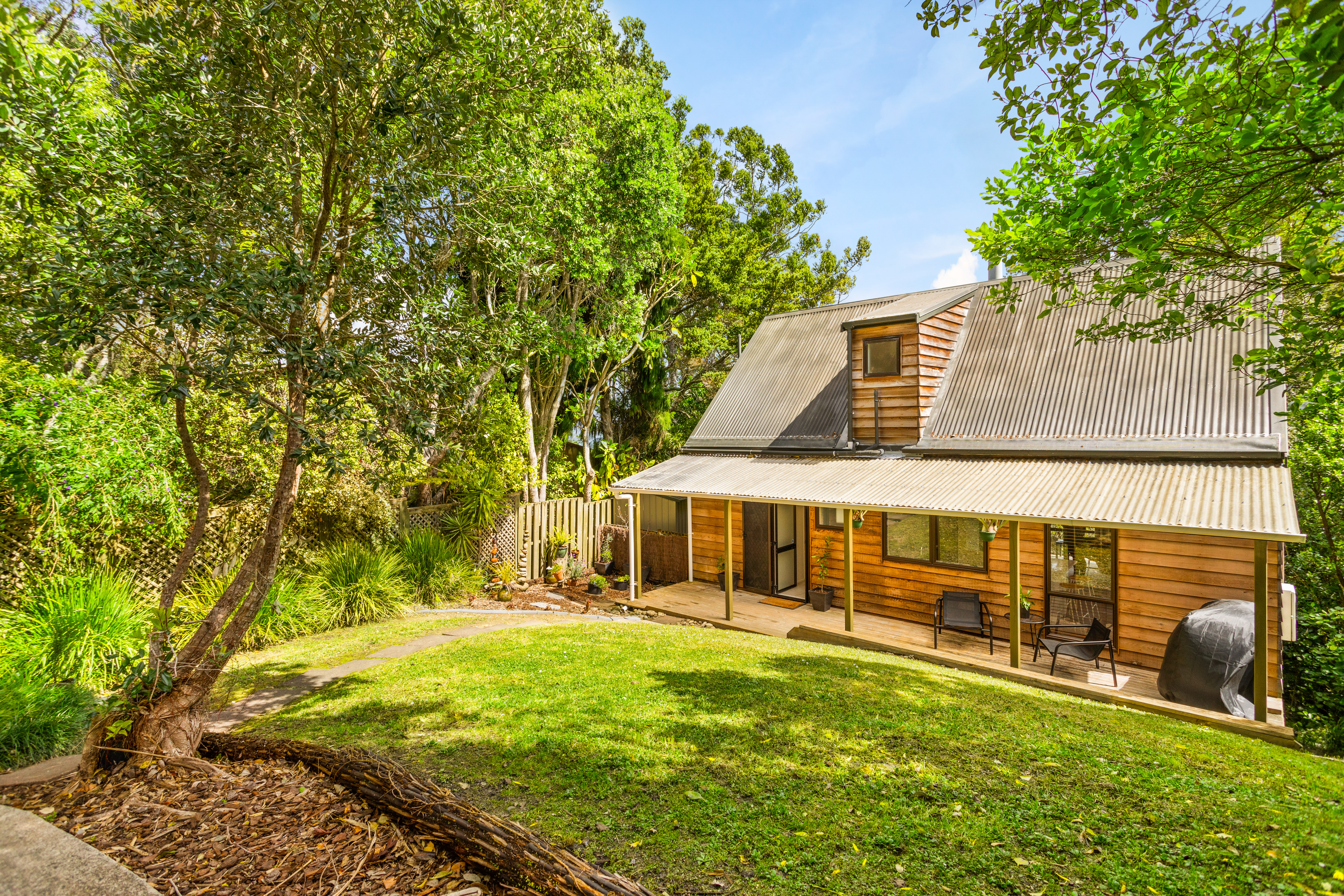 47 Arapito Road, Titirangi - Photo 3