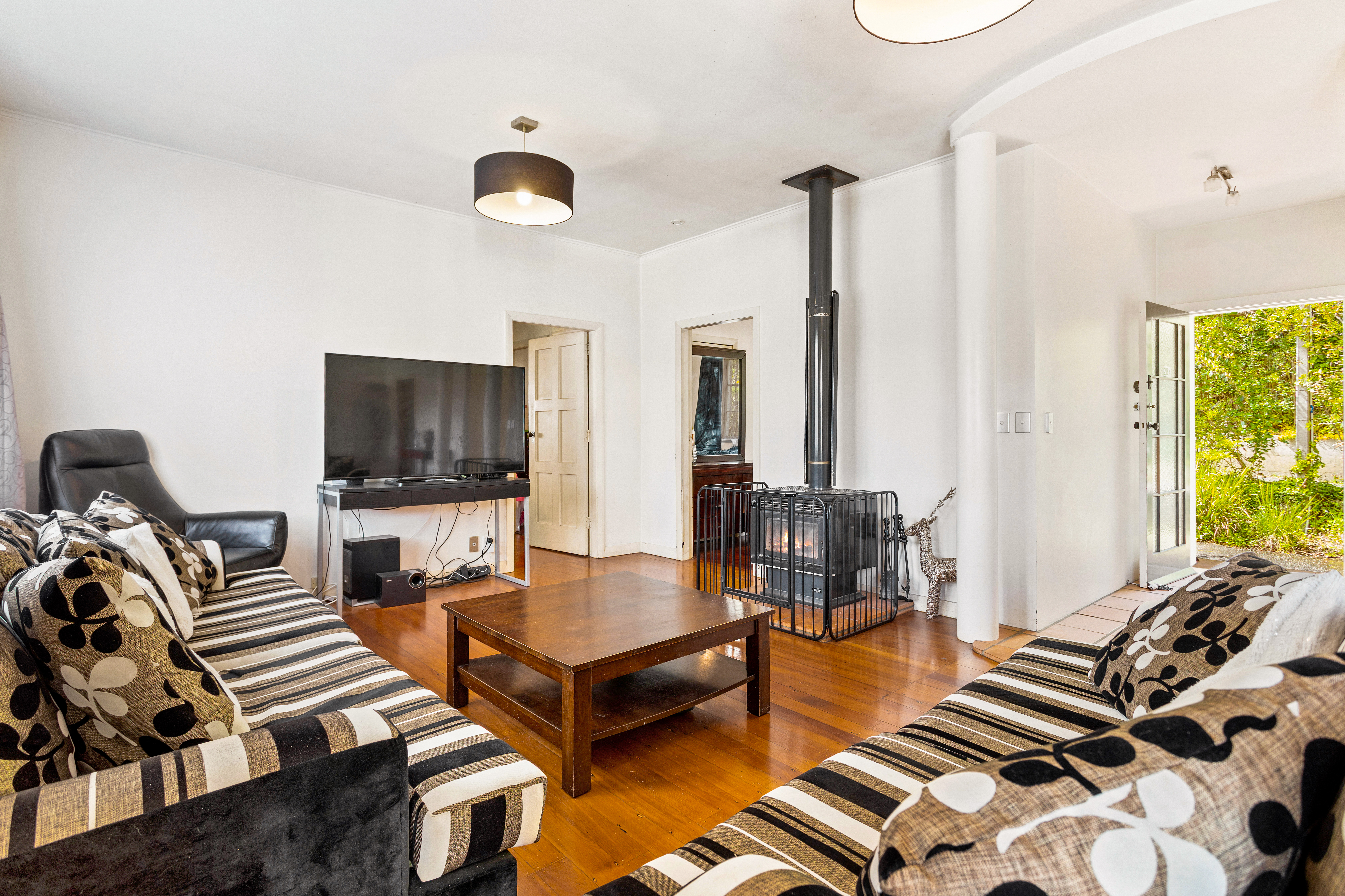 28a Derwent Crescent, Titirangi - Photo 4