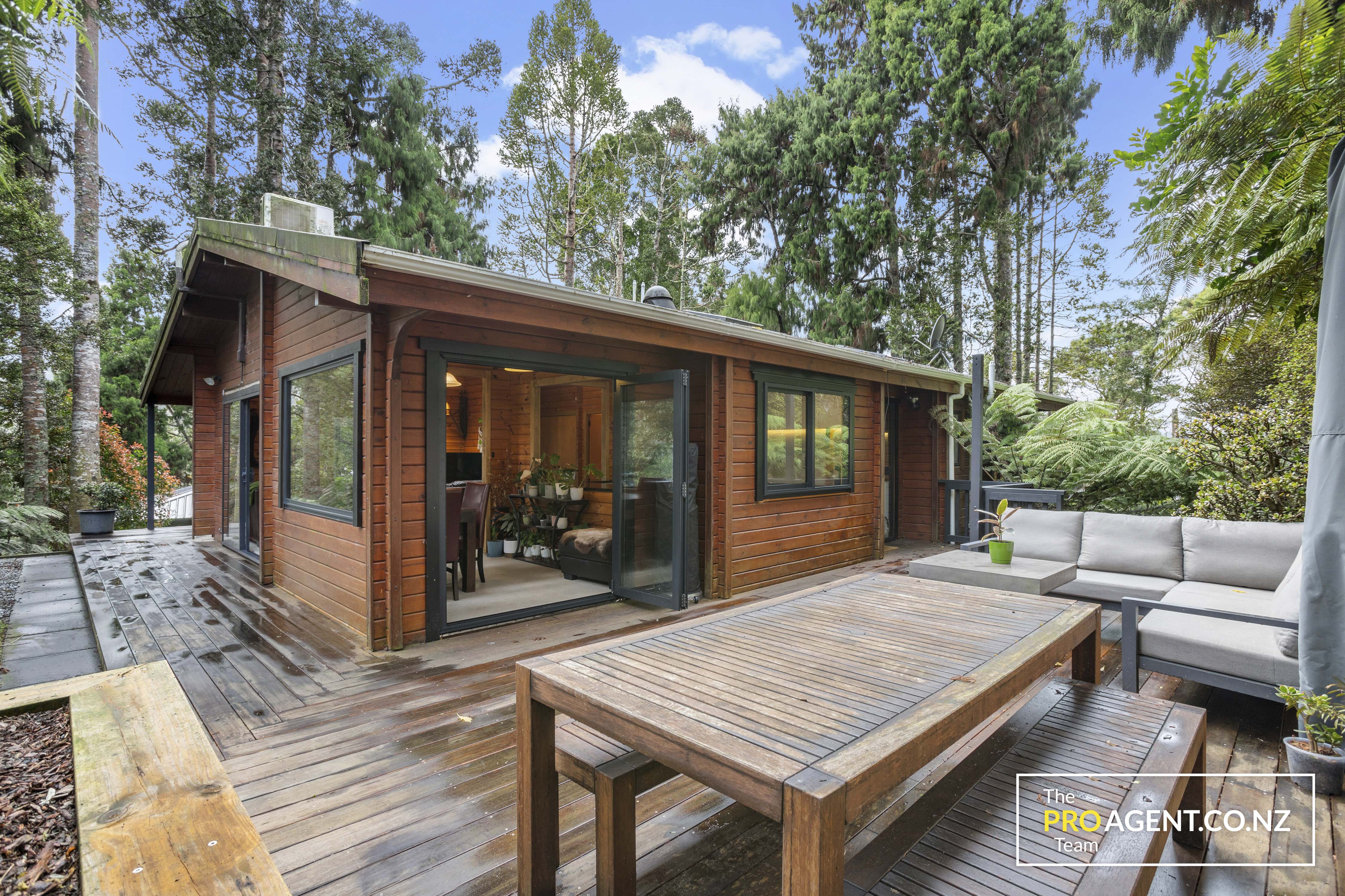 17 Minnehaha Avenue, Titirangi - Photo 3