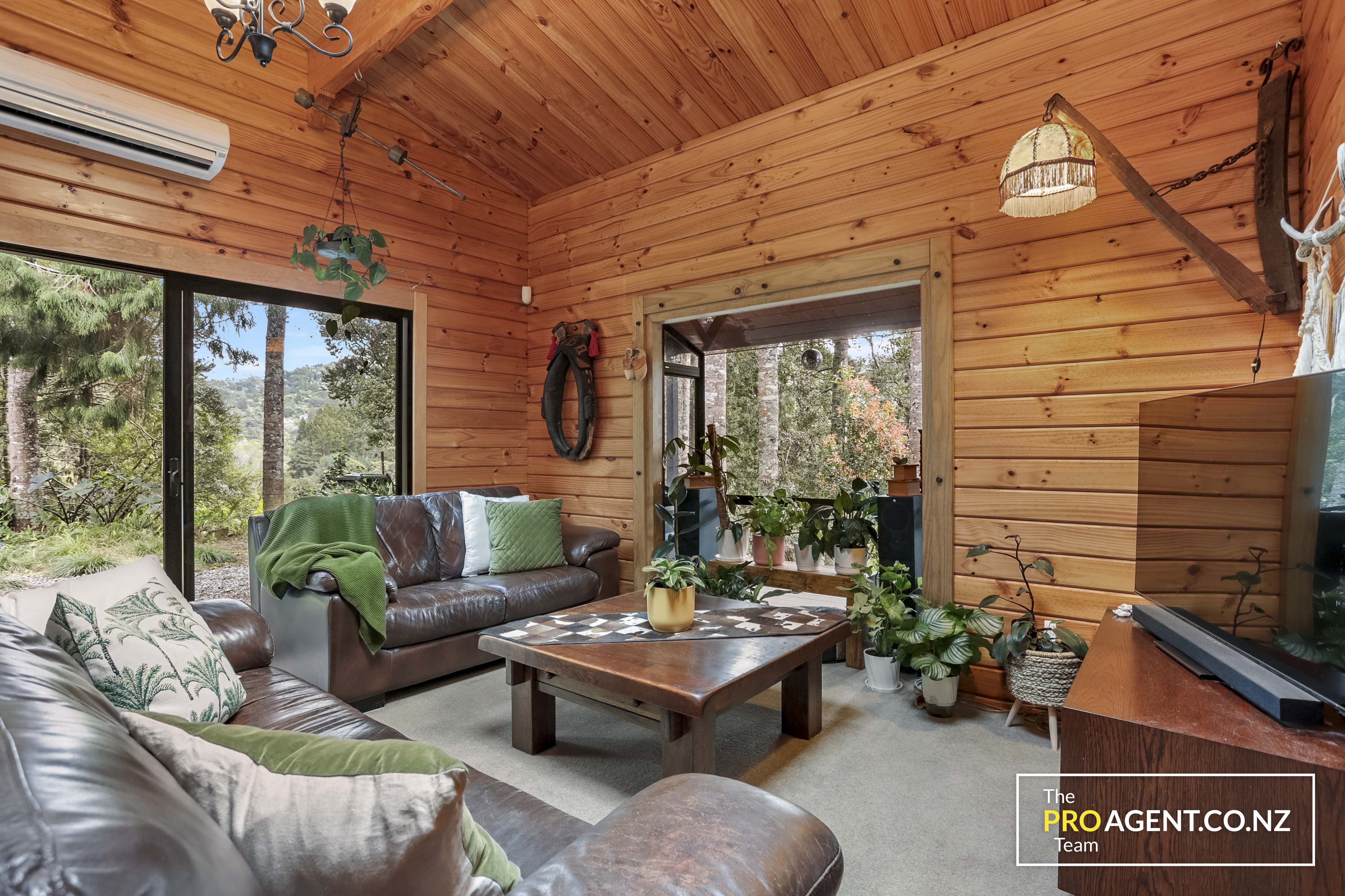 17 Minnehaha Avenue, Titirangi - Photo 7