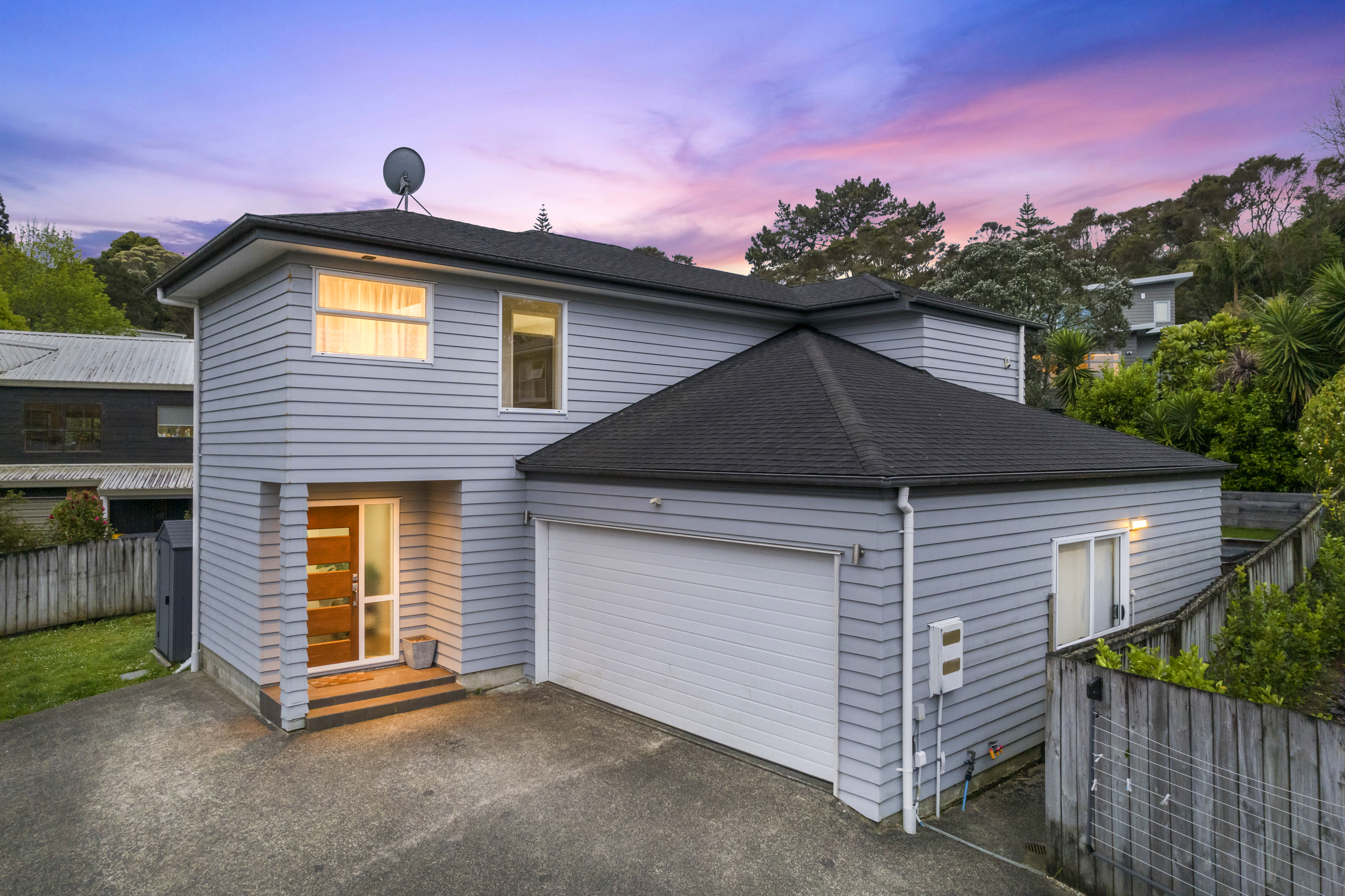 9A Atkinson Road, Titirangi