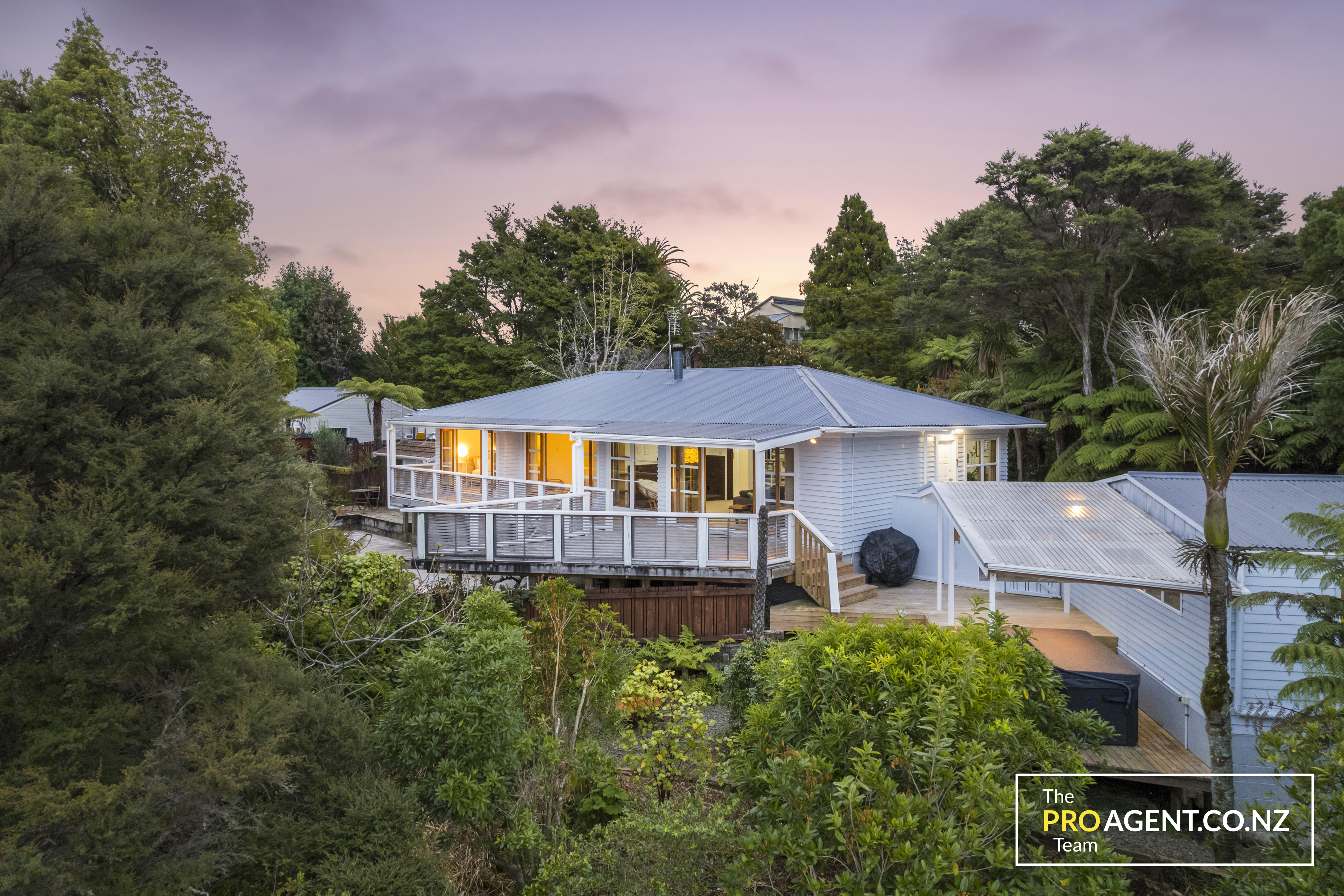 33 Lookout Drive, Laingholm