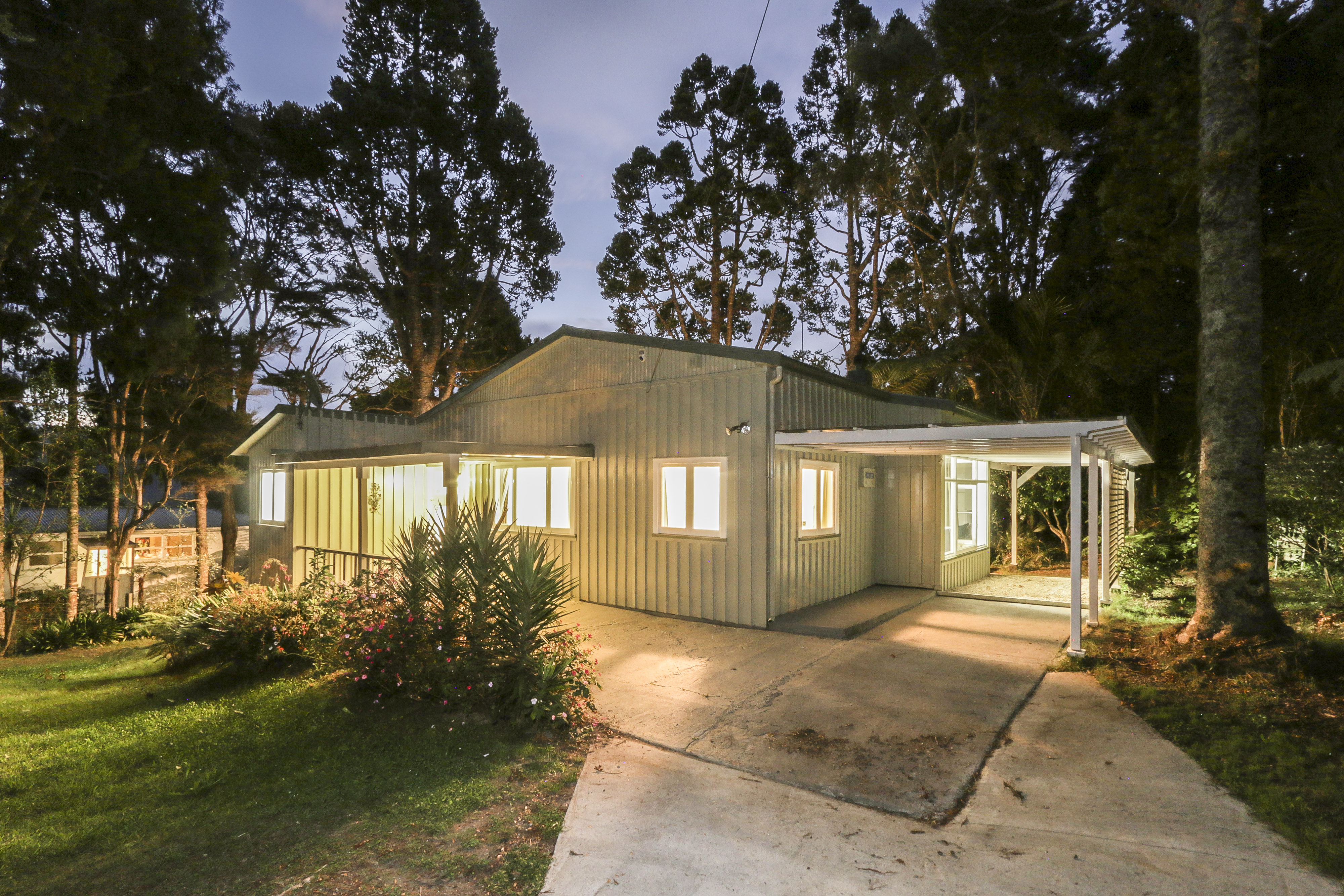 27 Victory Road, Laingholm
