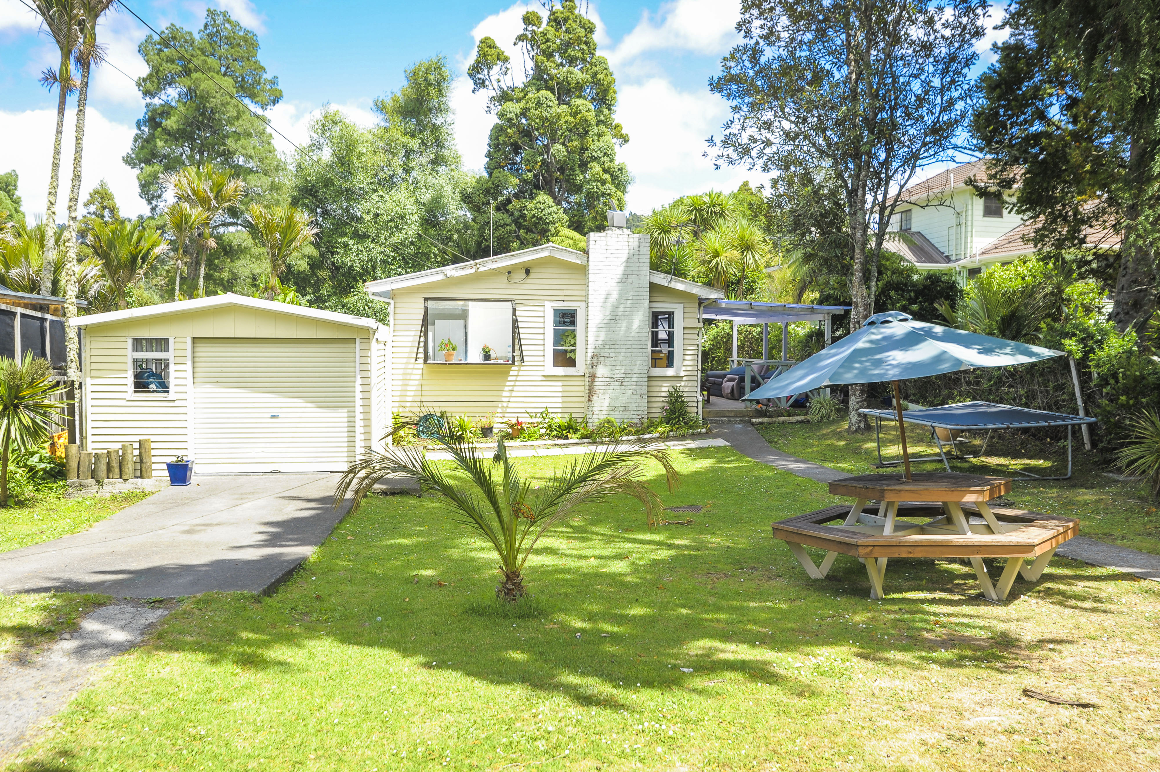 25 Hollywood Avenue, Titirangi