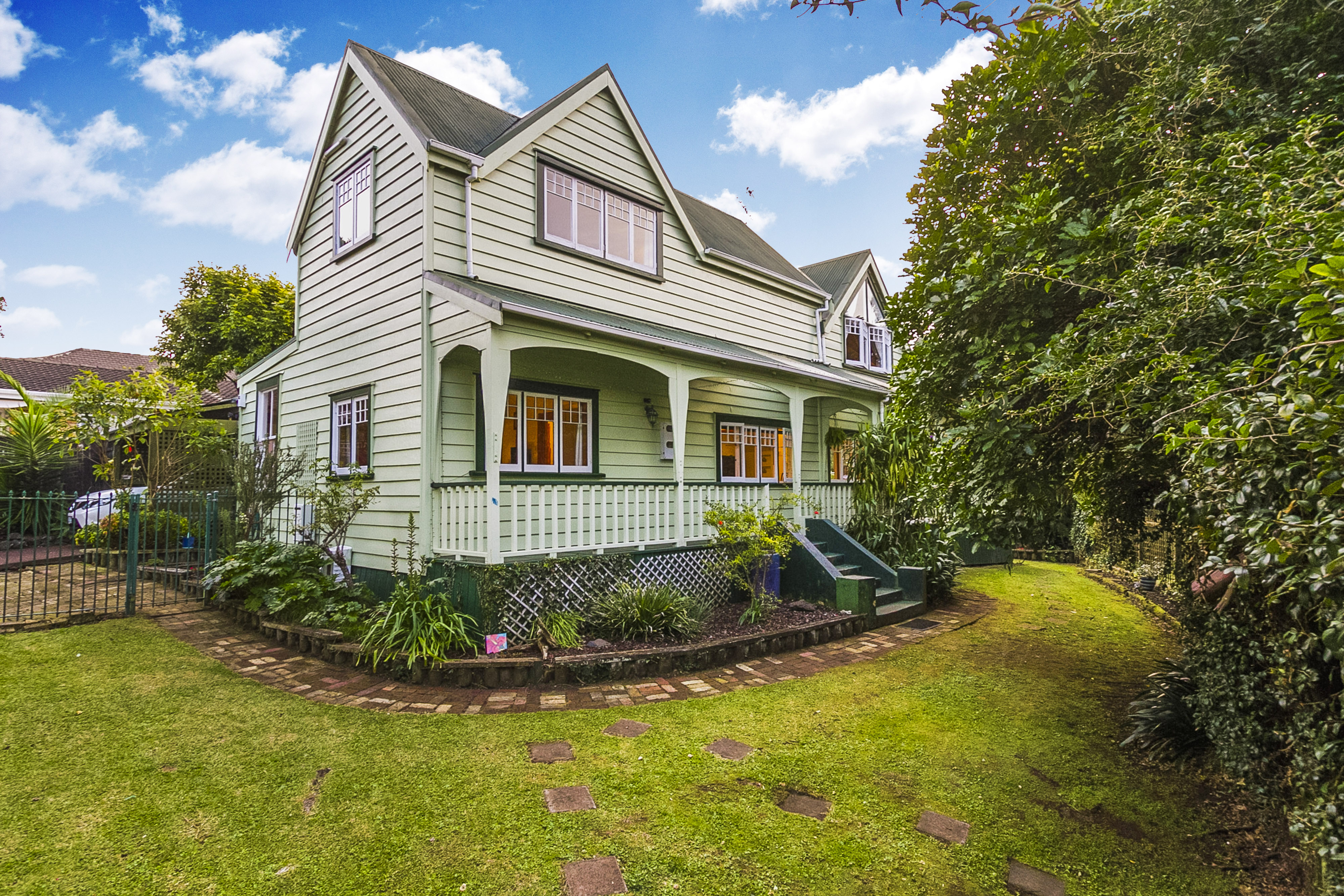 9 South Lynn Road, Titirangi