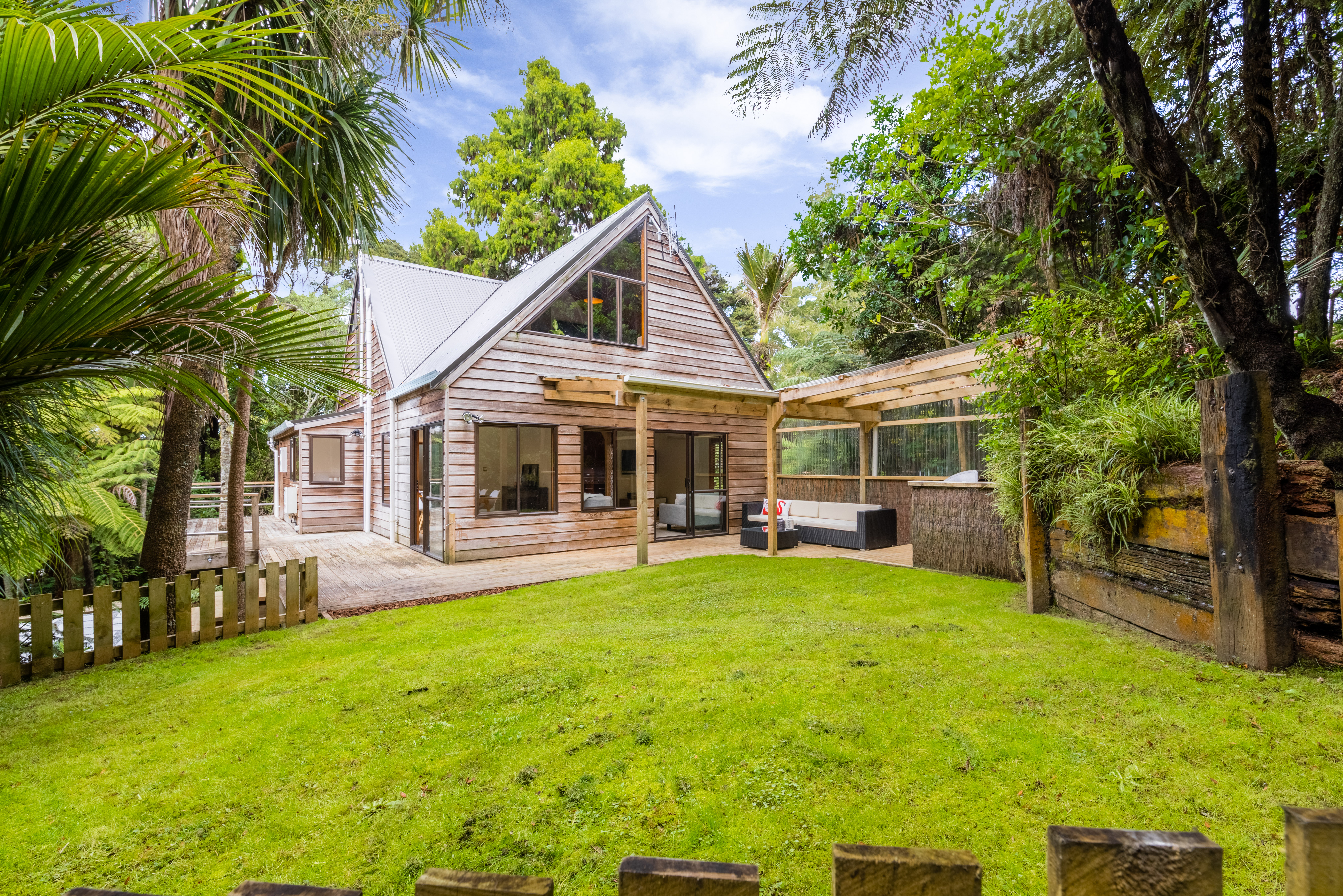 20 York Road, Titirangi