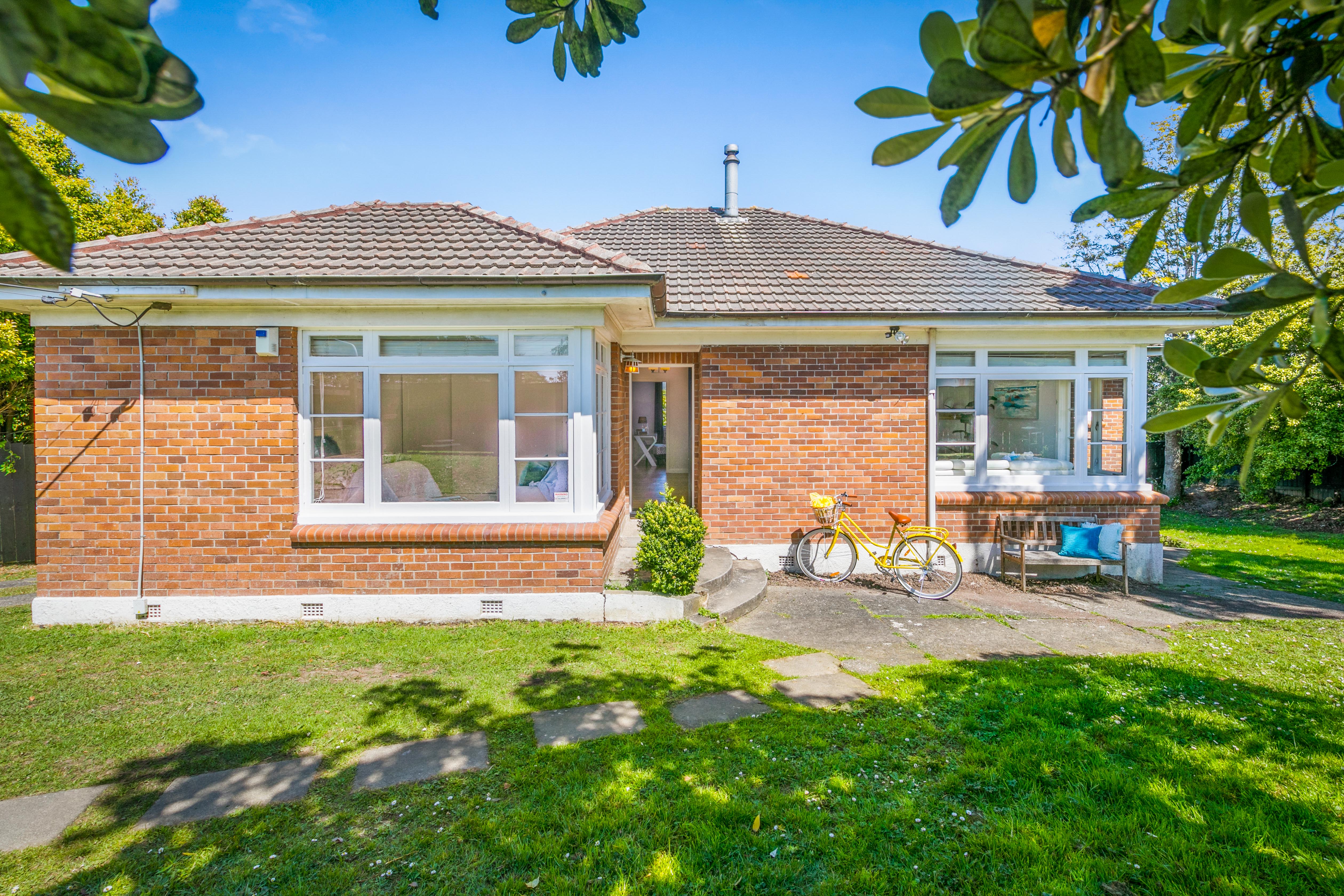 225 Titirangi Road, Titirangi