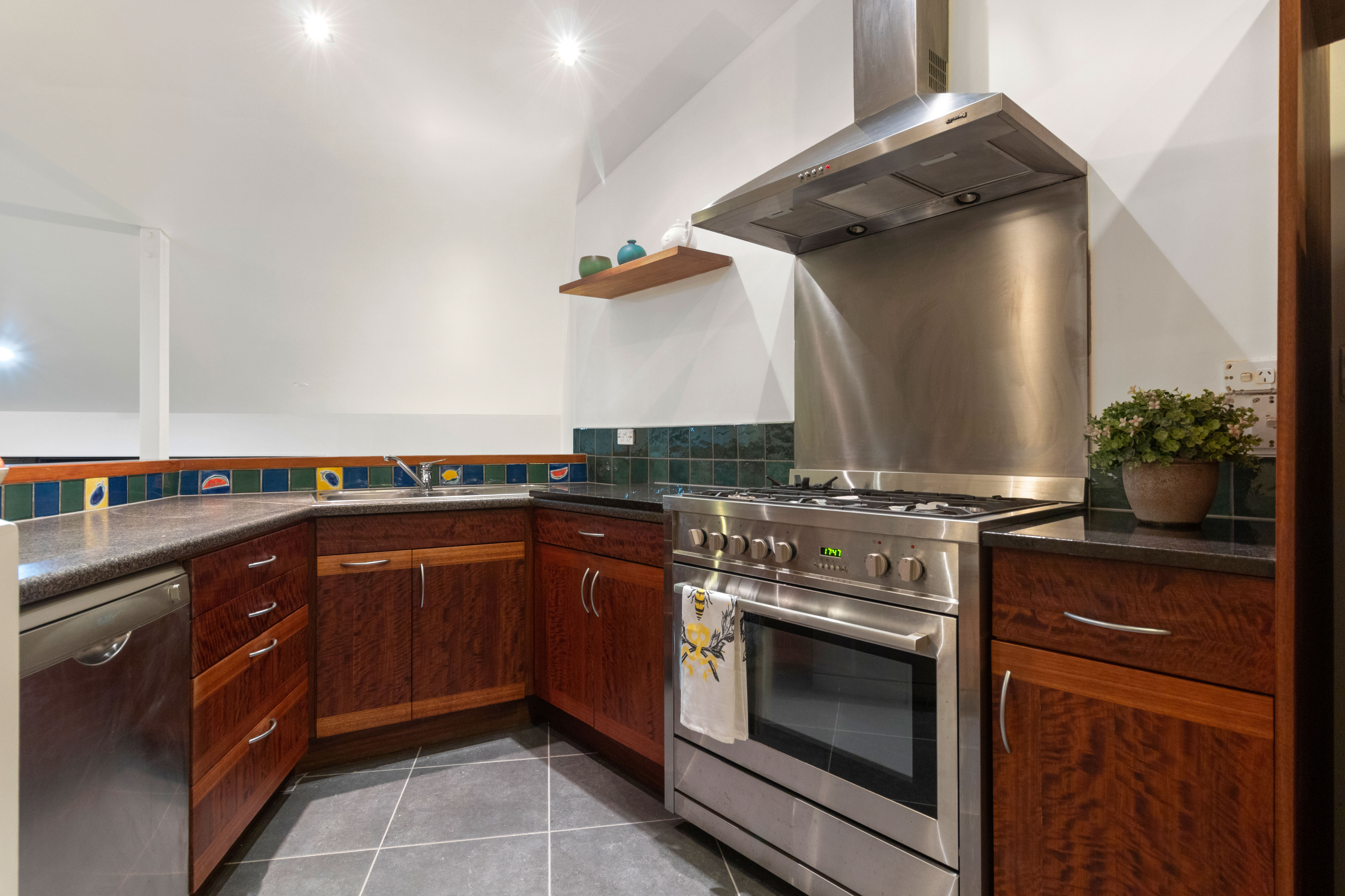 55 Warner Park Avenue, Laingholm - Photo 2